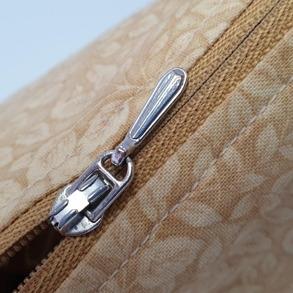 No.3 Reverse Mount Zip Slider In Use