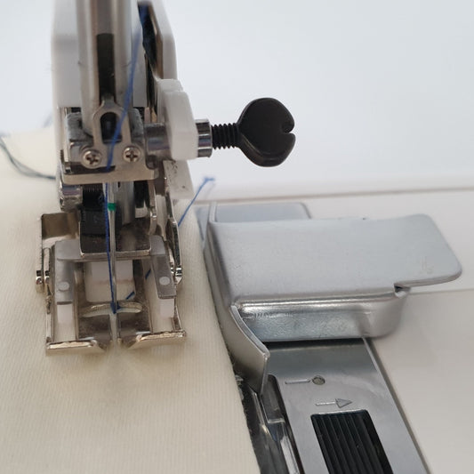 Prym Magnetic Seam Guide in Use