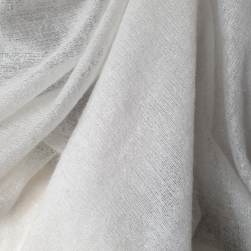 Weft Insertion Fusible Interfacing, White